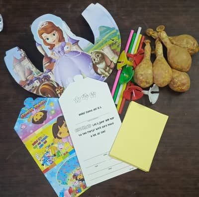Birthday Pack : Birthday hats, invitation cards and balloons