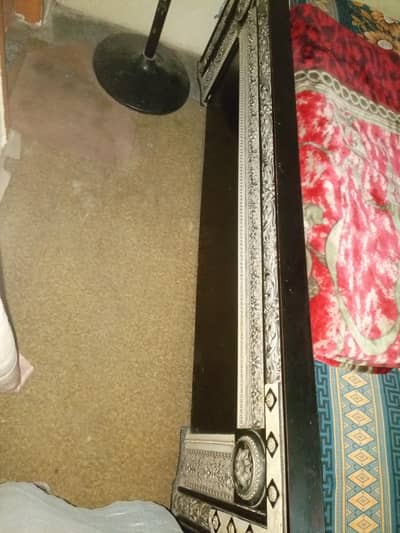 bed and 2 piece dressing  table