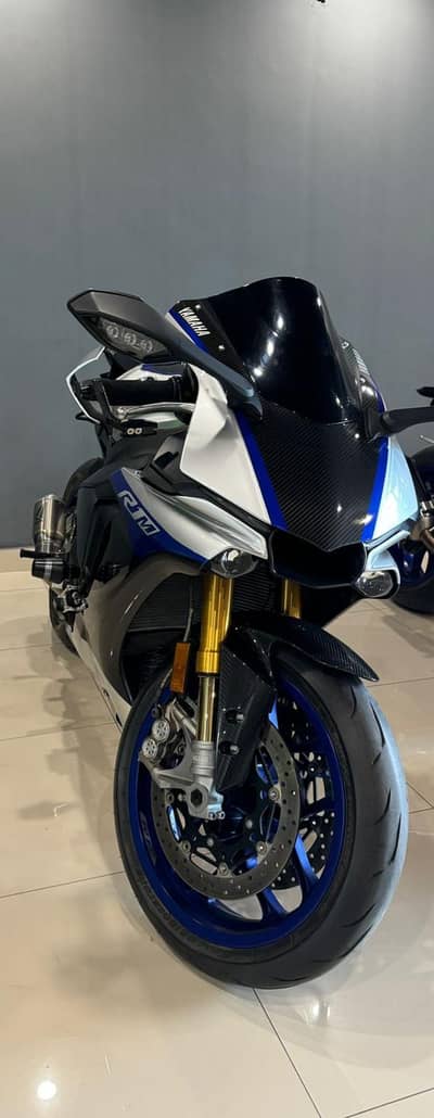 Yamaha R1M Fully carbon fiber
