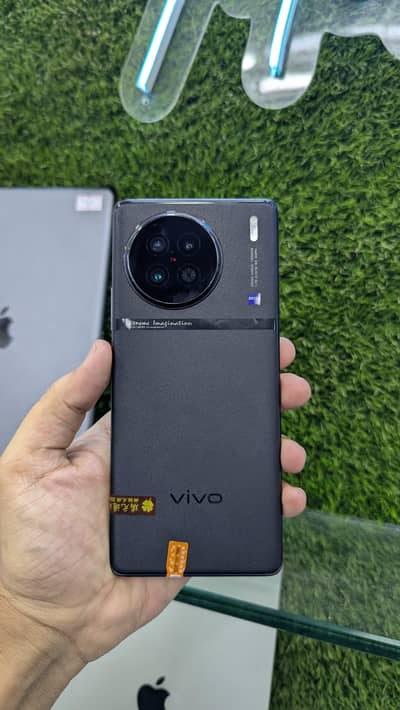 Vivo X90s (12/512gb) Official pta approved (Dual sim)