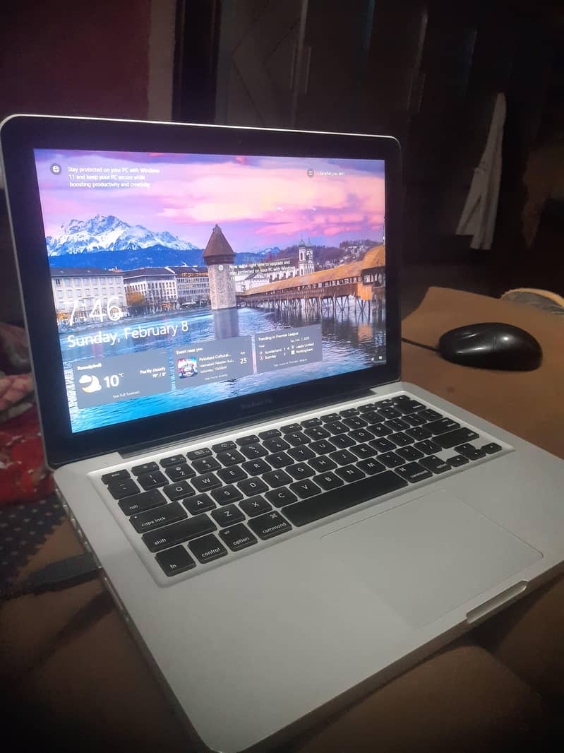 Macbook pro 2011 0
