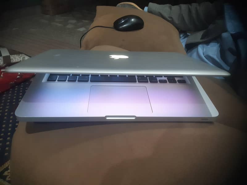 Macbook pro 2011 2