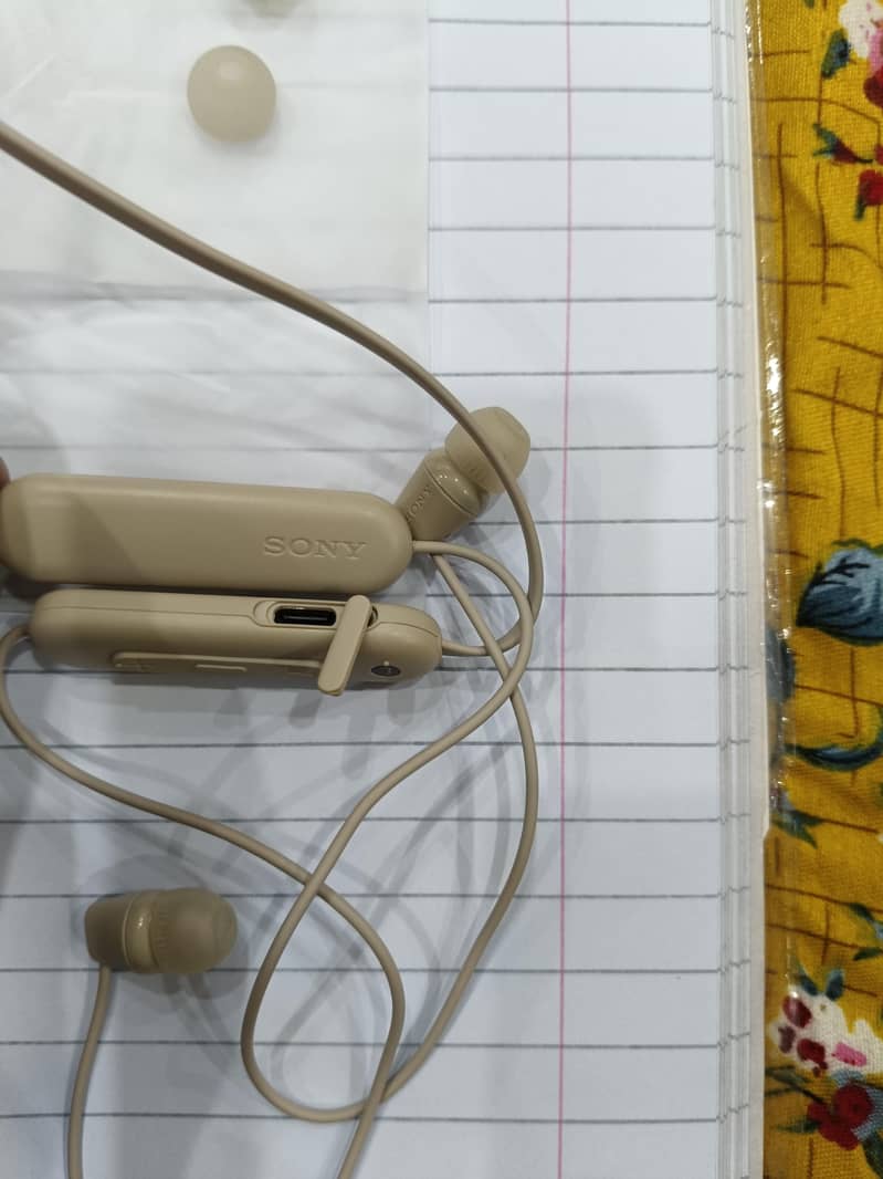 Sony Bluetooth wire 1