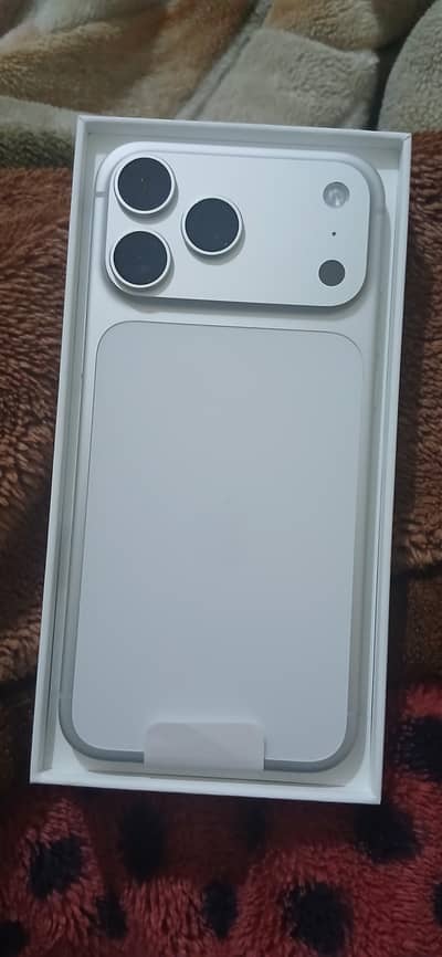Iphone 17pro max just box opened
