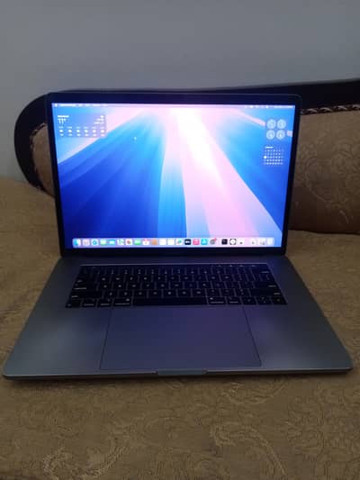 MacBook pro 2019 touchbar 16 inch 16/256 4gb card for sale
