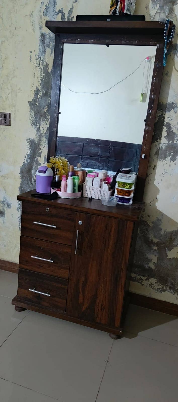 Dressing table and divider 1