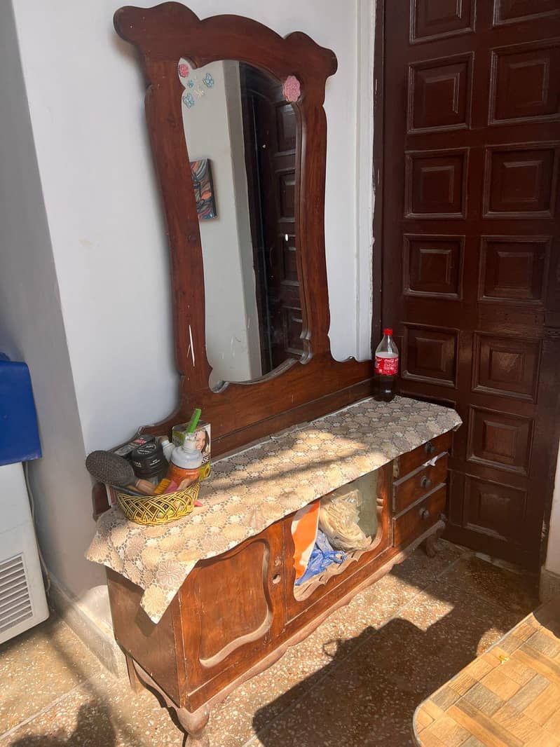 dressing table 0