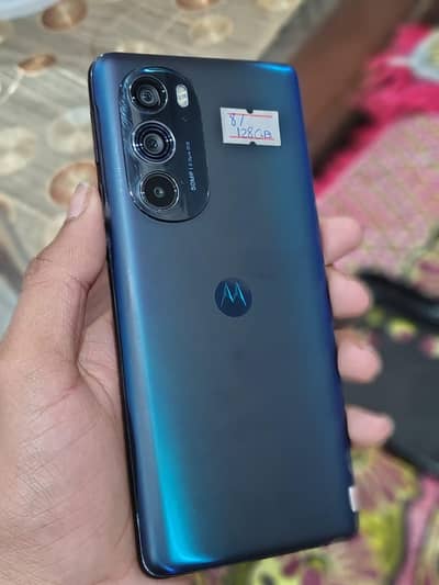 moto edge 30 pro 8 /128 condition like a new Snapdragon 8 gene 1