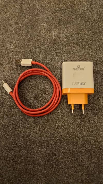 ONEPLUS 80W CHARGER AND ORIGINAL CABLE