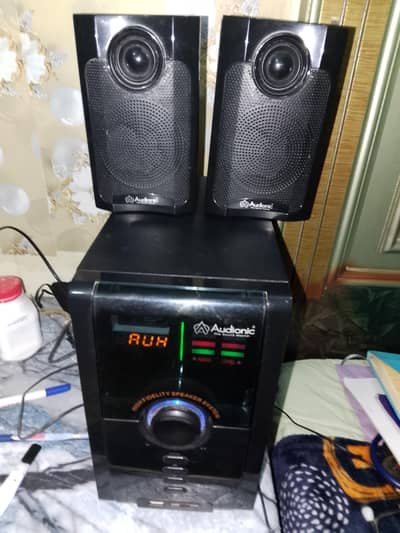 audionic   the sound Masters speaker for sale with box and remote