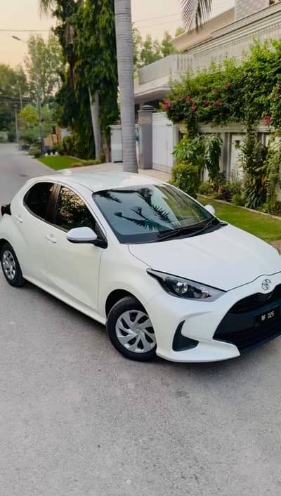Toyota Yaris pearl White Color 2022 Model 2025 Import