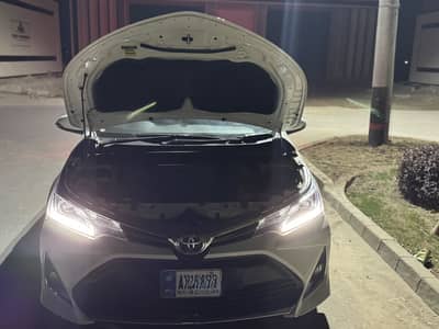 Toyota Corolla Grande 1.8 cvt white with beigh