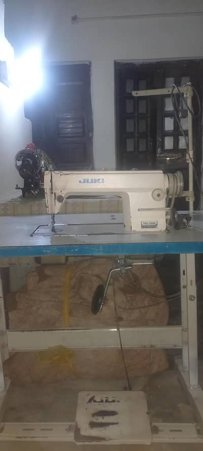 Juki DDL 5550 sewing machine