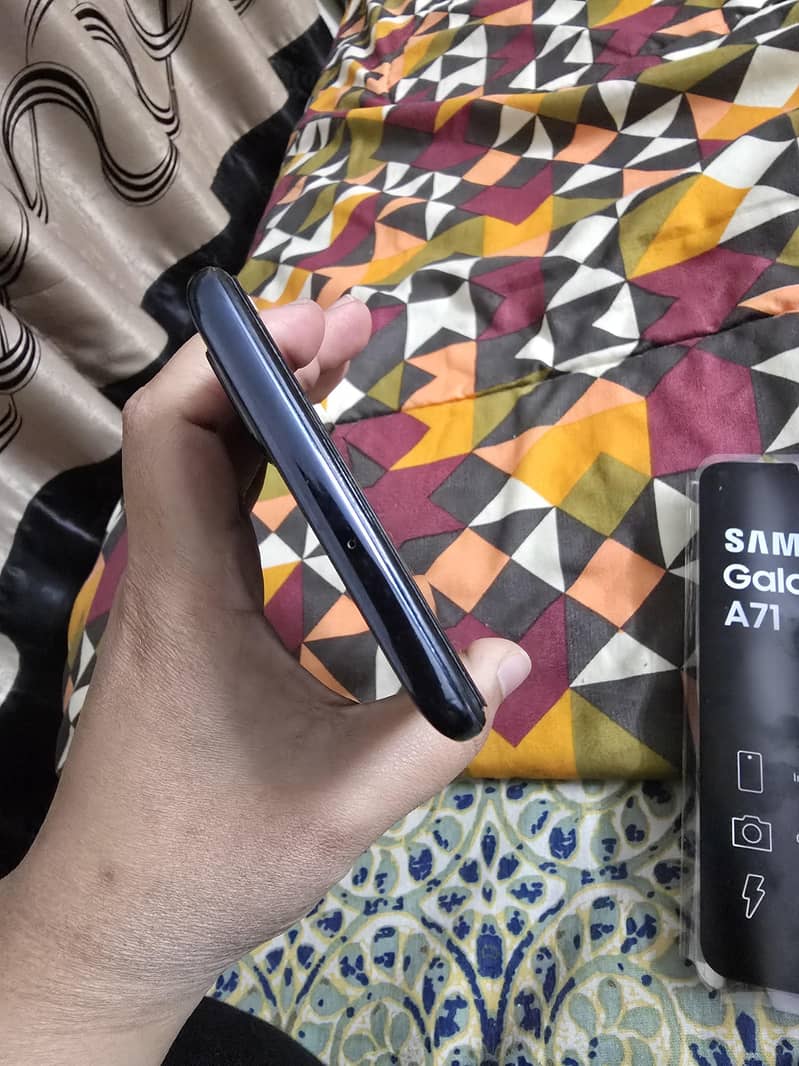 Samsung A71 5