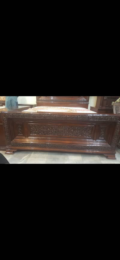 King size bed total taali