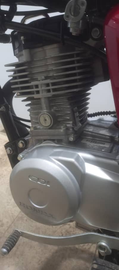Honda CG 125 1600 chali vi hai Brand new Condition just 1st oil change