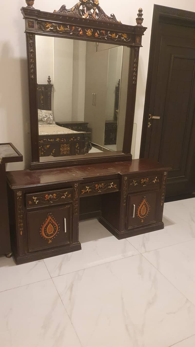 dressing table 0