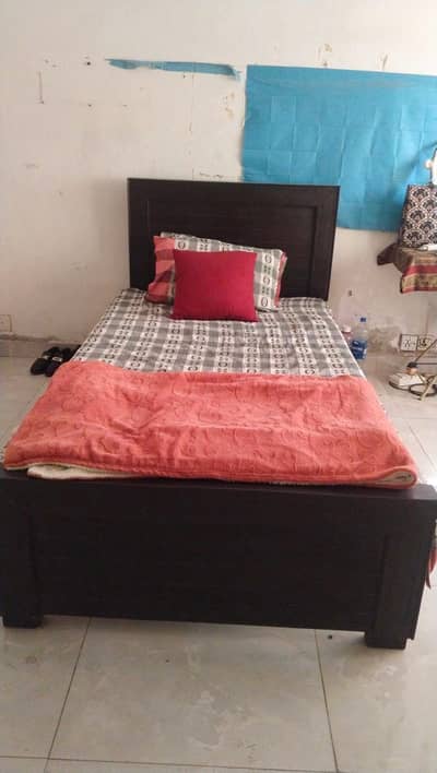 Single Bed with Brand new mattress