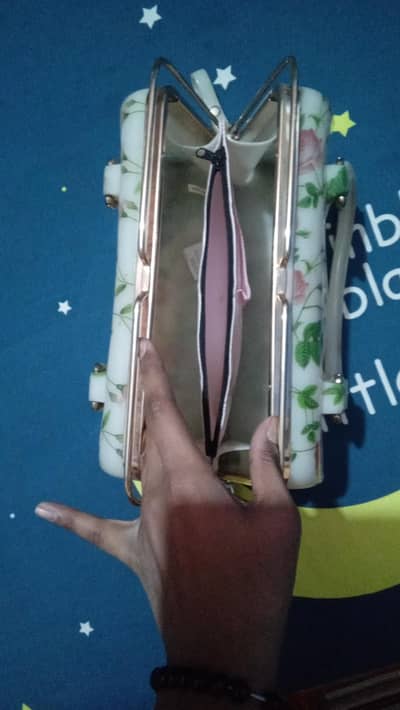 printed purse,