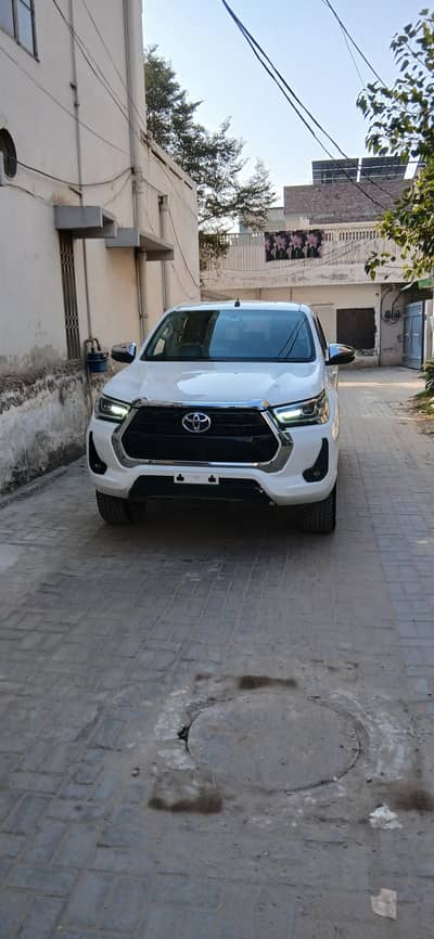 Toyota hilux rivo  v modal 2022