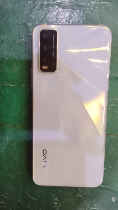 vivo y20 Ram4 momry 64