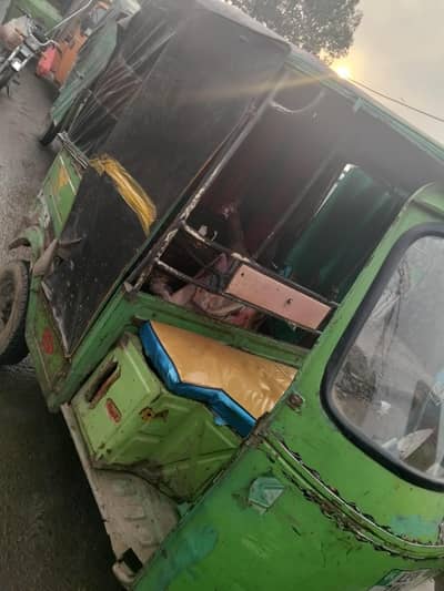 Taz gam rikshwa for sale lo price 03220403154