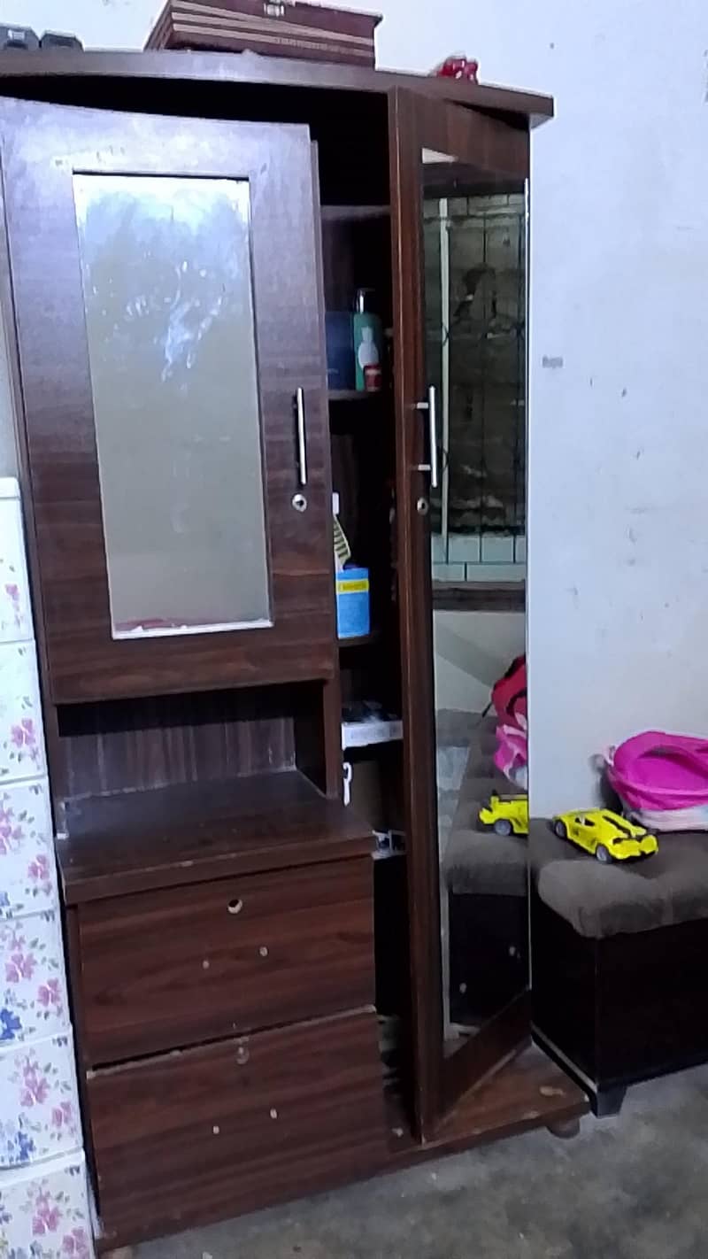 dressing table 0