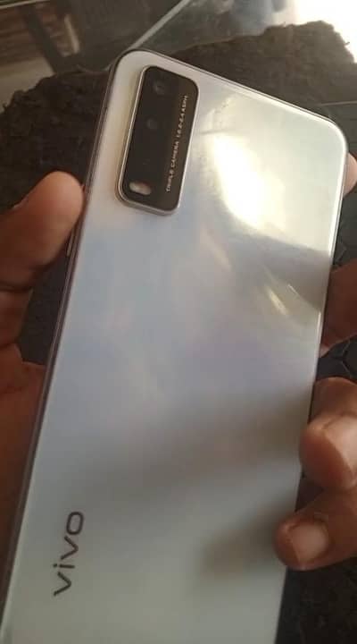 vivo y20 4/64 whatspp number 03077433286