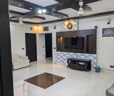 Prime Location 2100 Square Feet Flat In PECHS Block 2 For sale At Good Location