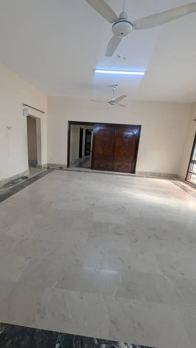 Prime Location North Nazimabad - Block F 1500 Square Yards Upper Portion Up For rent