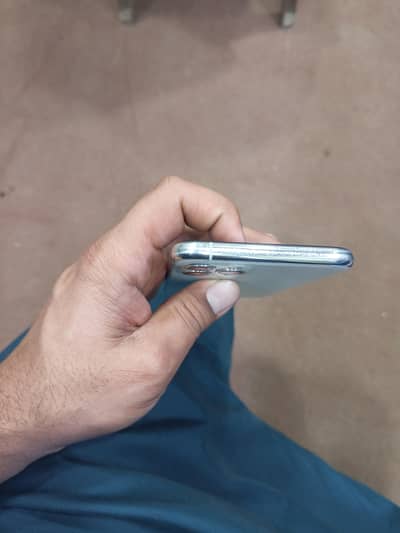 I phone 11 pro factory unlocked 256gb 03114292066