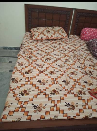 Single bed without materses