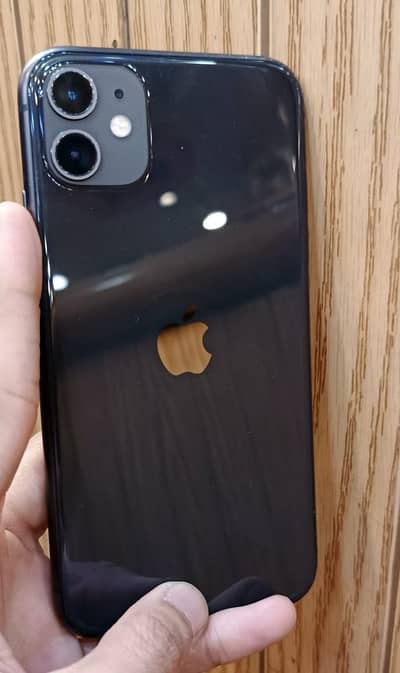iPhone 11 Factory Unlock (Sim working )