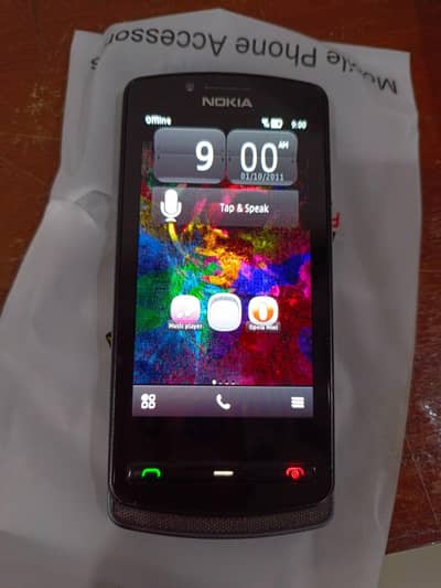 NOKIA 700 in 10/10 condition