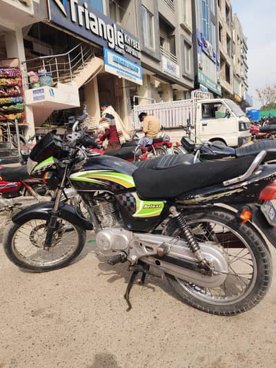 mujy sell krna ha ma ny new bike ly lya is lye is ko sell kr rha hu