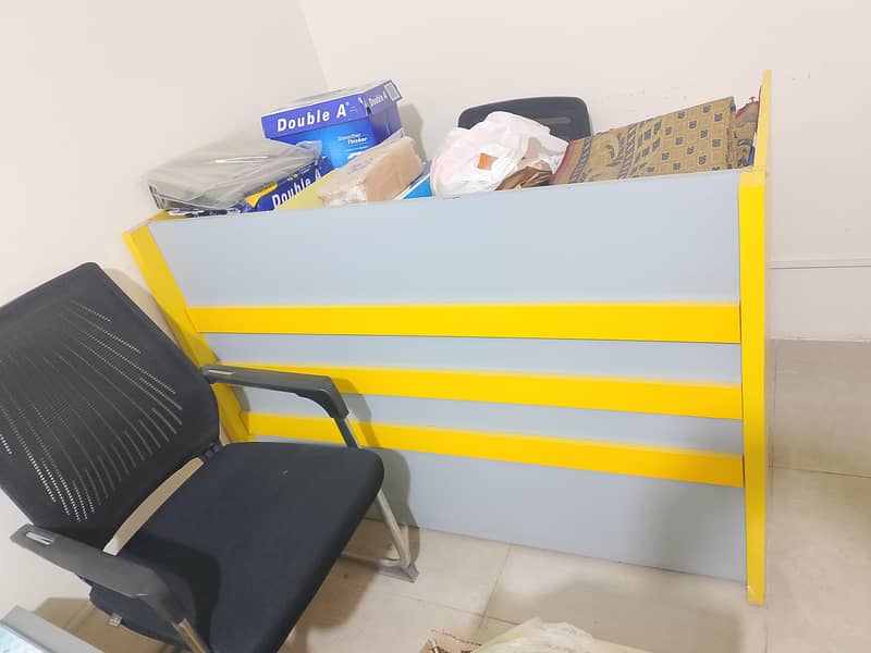 Office computer table 0