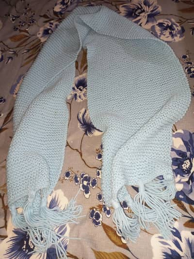 Handmade knitted muffler