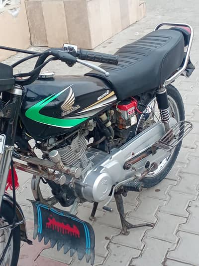 2013 model ha or 2016 ka register hua ha