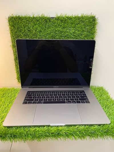Apple MacBook pro 2018 touch bar core i9 16 gb 1 tb