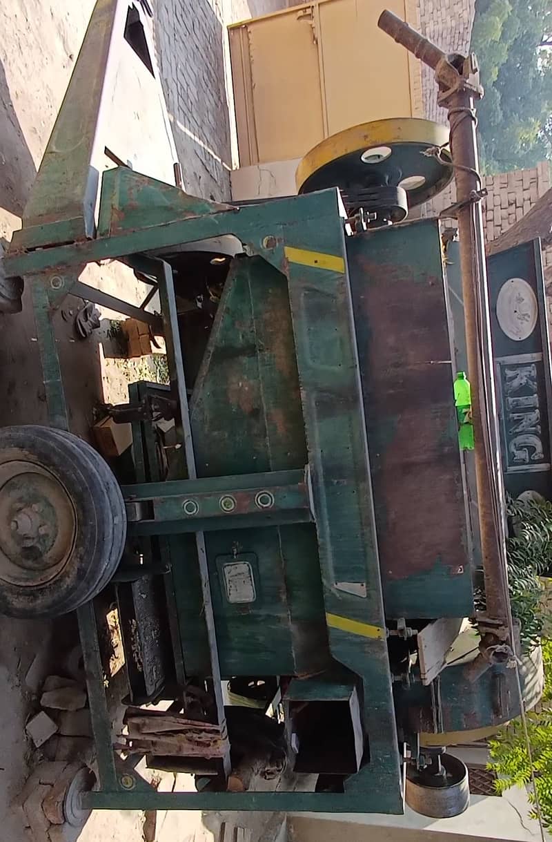 بہترین کنڈیشن میں تھریشر برائے فروخت 3