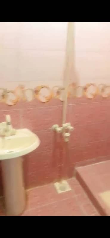 Prime Location Flat Of 550 Square Feet In Scheme 33 Is Available