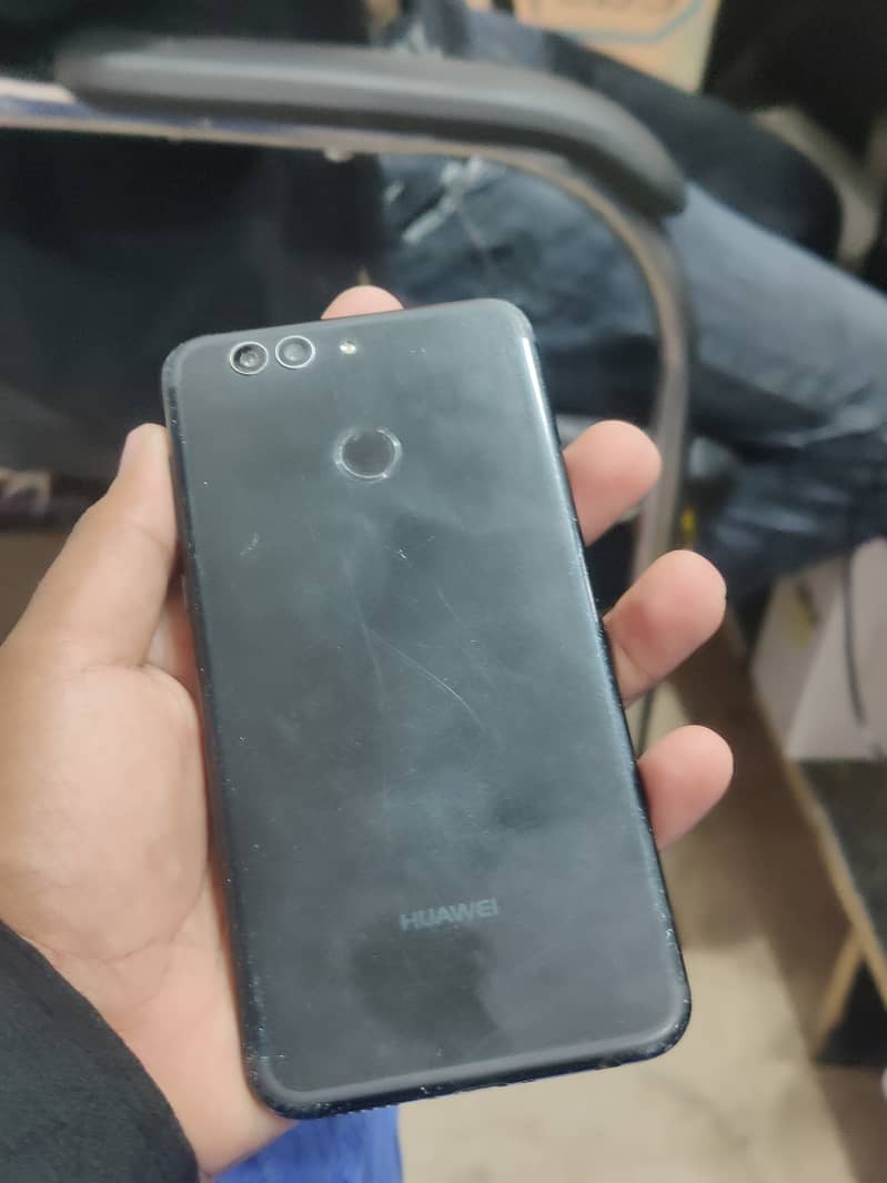 Huawei Nova 2 Plus 1