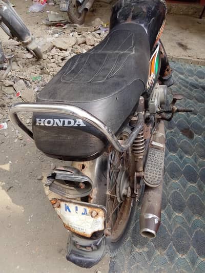 honda baike he pitrol dalo or chalao 03002492101