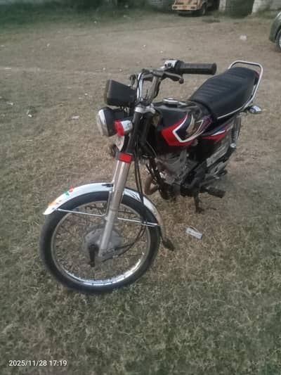 Honda 125for sell. punjab number ha. all dacomint porye ha