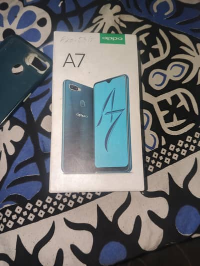 Oppo A7 4 gb 64 gb
