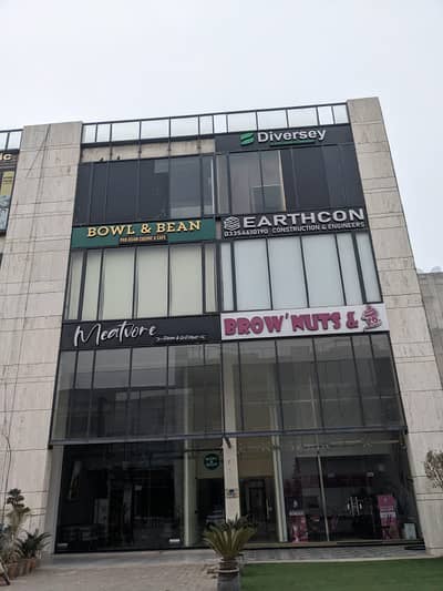 5 Marla Commercial Building's 2nd Floor Situated on Hot Location Business Bay Lake City Lahore Available For Sale