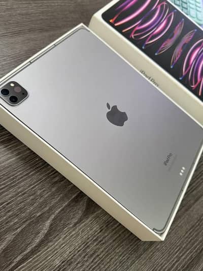 Apple iPad Pro M2 With Full Box 6th Gen 128GB 12.9 inch