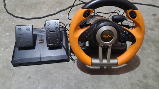 Steering wheel with nfs cd 10by10 new condition