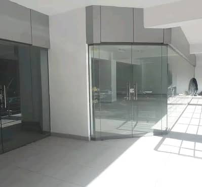 Affordable Shop Of 1000 Square Feet Is Available For Rent