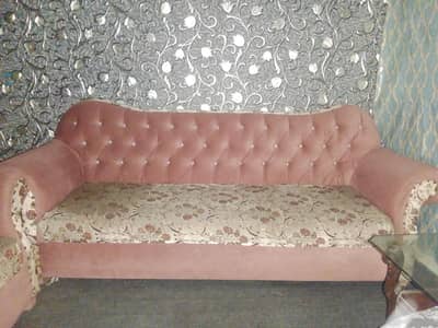 Elegent sofa set _light used ,neat and clean.